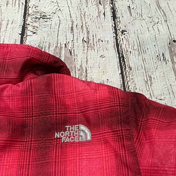 Girls The North Face Dark Pink SOFT Liner Puffy Jacket - Picture 6 of 8
